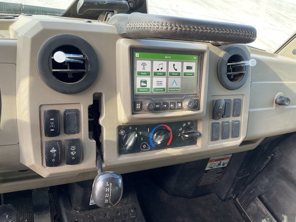 2023 John Deere XUV 835R - Photo16