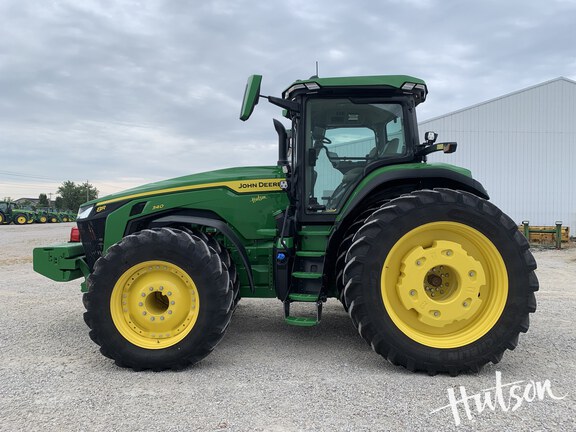 Photo of 2025 John Deere 8R 340