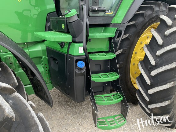 Photo of 2025 John Deere 8R 340