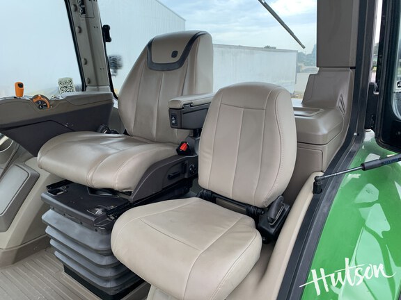 Photo of 2025 John Deere 8R 340