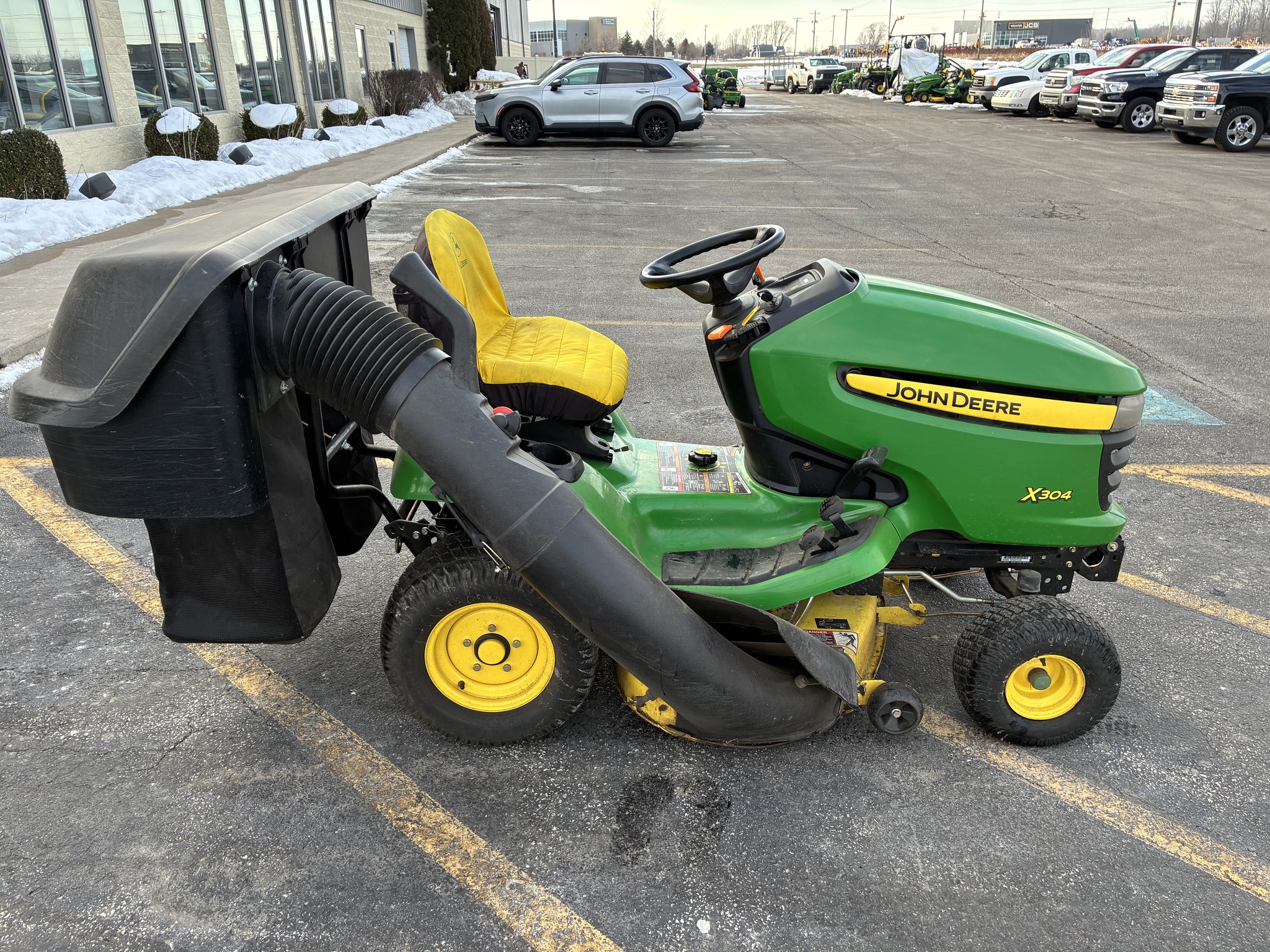 2008 John Deere X304 Image 2