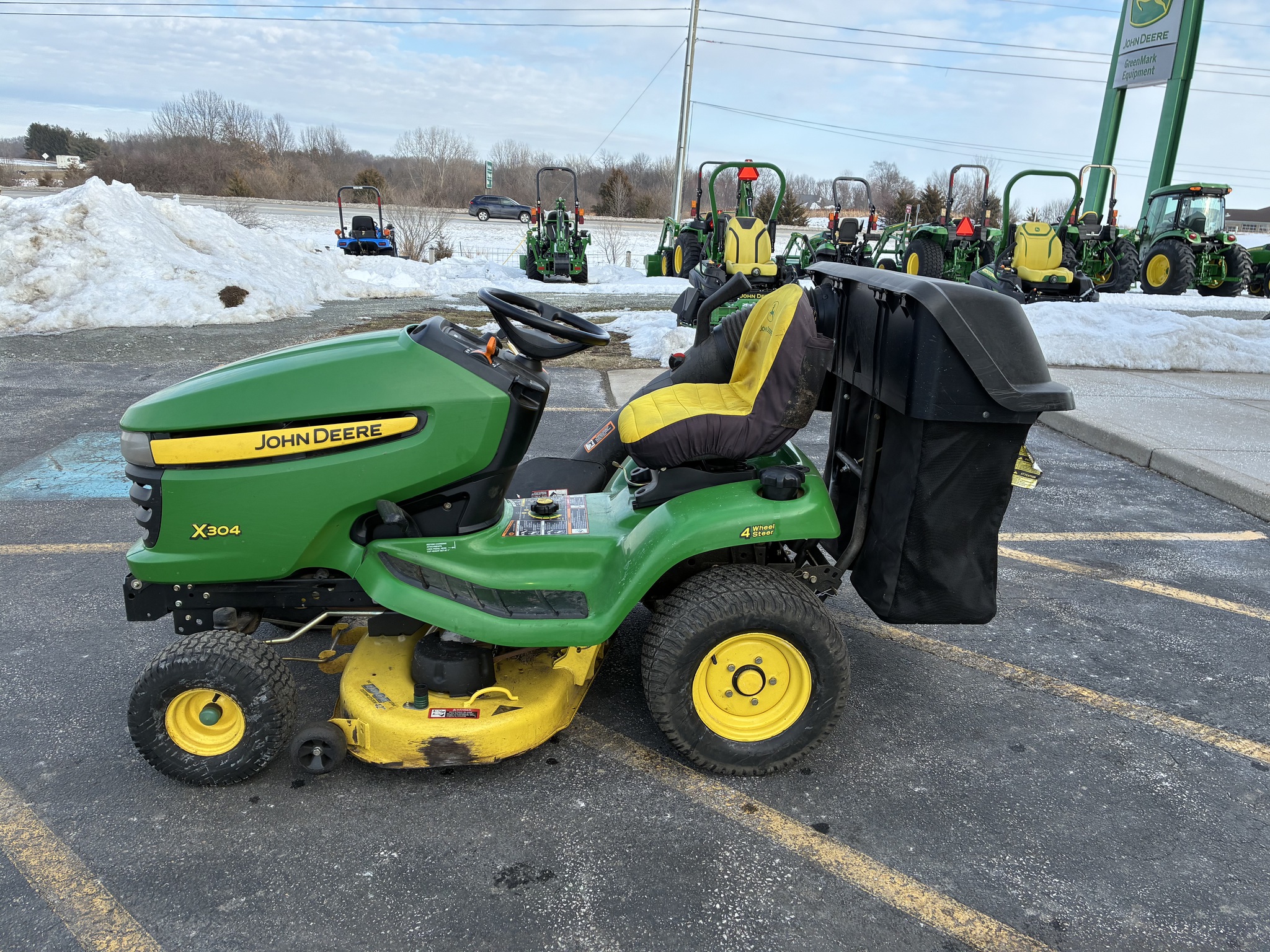 2008 John Deere X304 Image 6