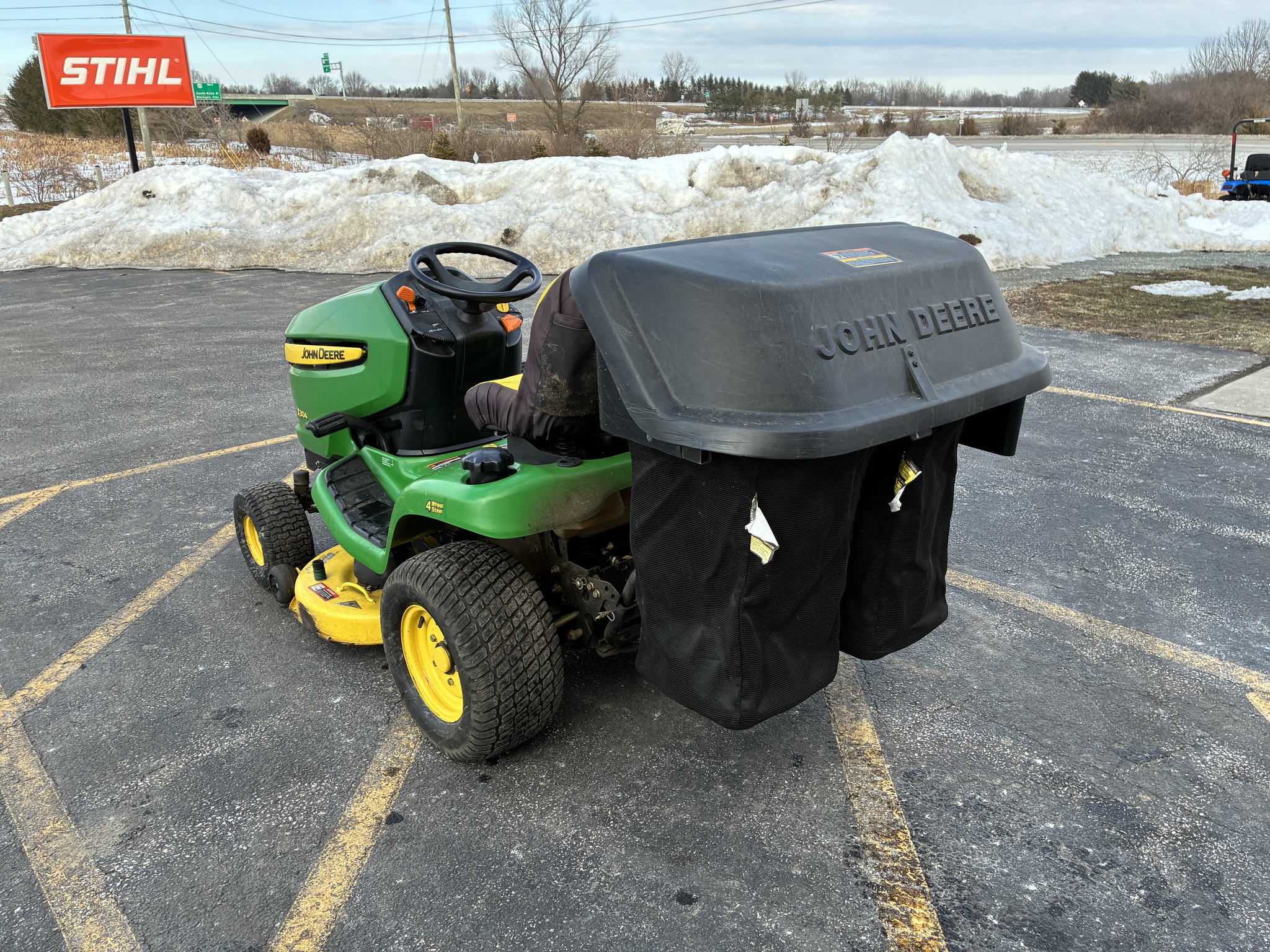 2008 John Deere X304 Image 5