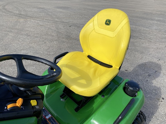 2024 John Deere X590 - Photo3