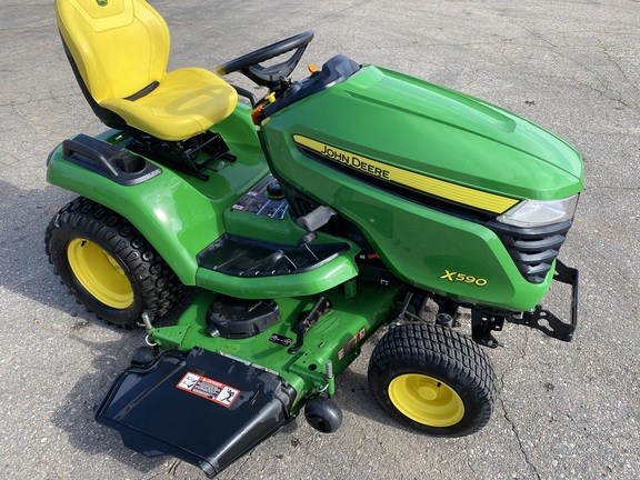  John Deere X590