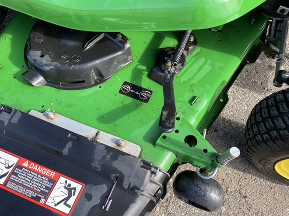 2024 John Deere X590 - Photo6