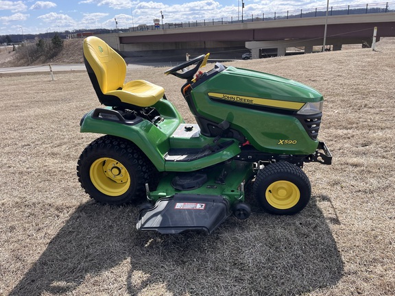 2024 John Deere X590 - Photo4