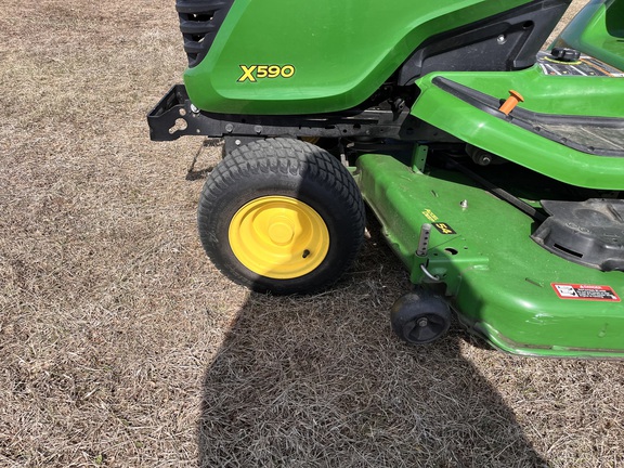 2024 John Deere X590 - Photo9