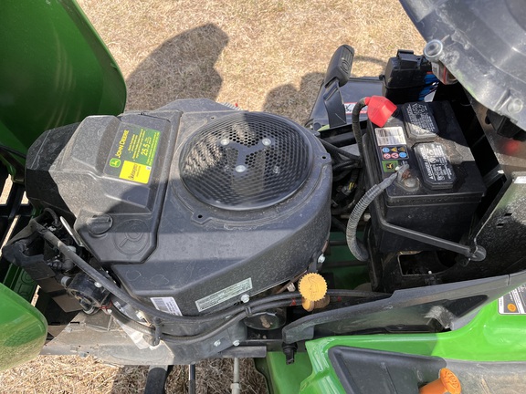 2024 John Deere X590 - Photo17