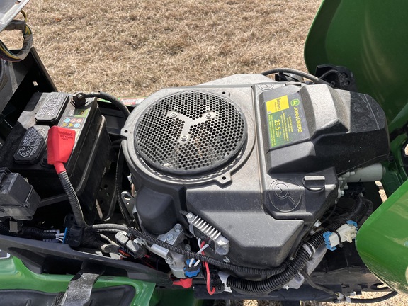 2024 John Deere X590 - Photo18