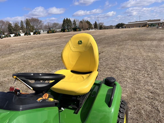 2024 John Deere X590 - Photo21