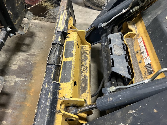 2011 John Deere 326D - Photo12