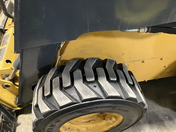 2011 John Deere 326D - Photo13