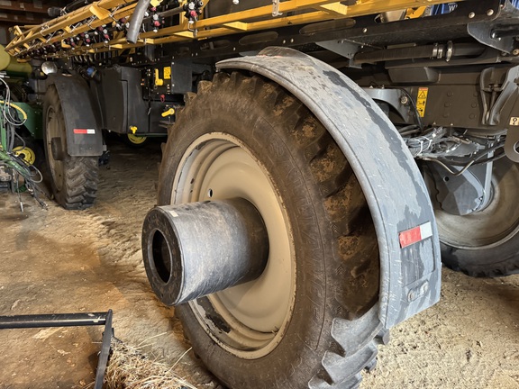 2014 RoGator RG900 - Photo21