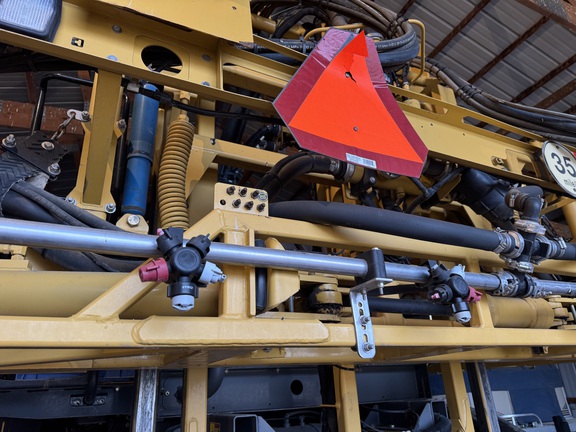 2014 RoGator RG900 - Photo20