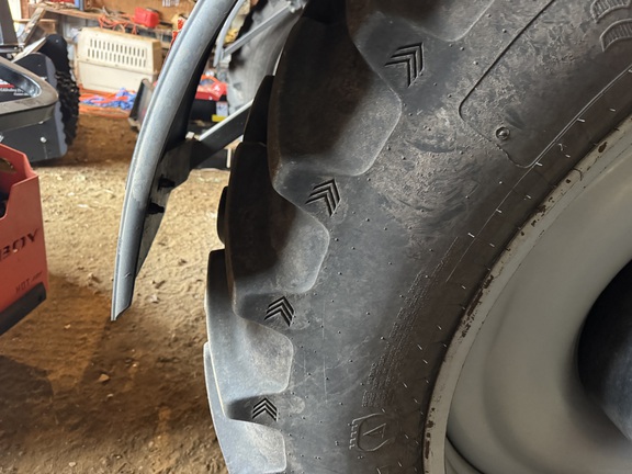 2014 RoGator RG900 - Photo18