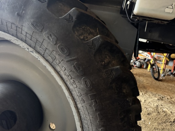 2014 RoGator RG900 - Photo17