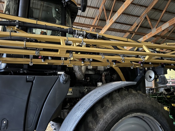 2014 RoGator RG900 - Photo16