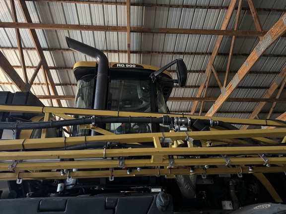 2014 RoGator RG900 - Photo15