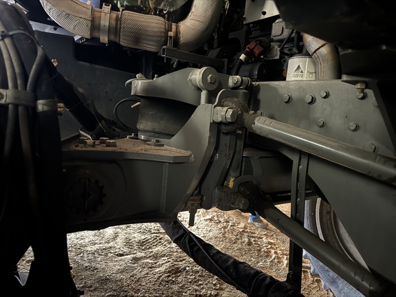 2014 RoGator RG900 - Photo13