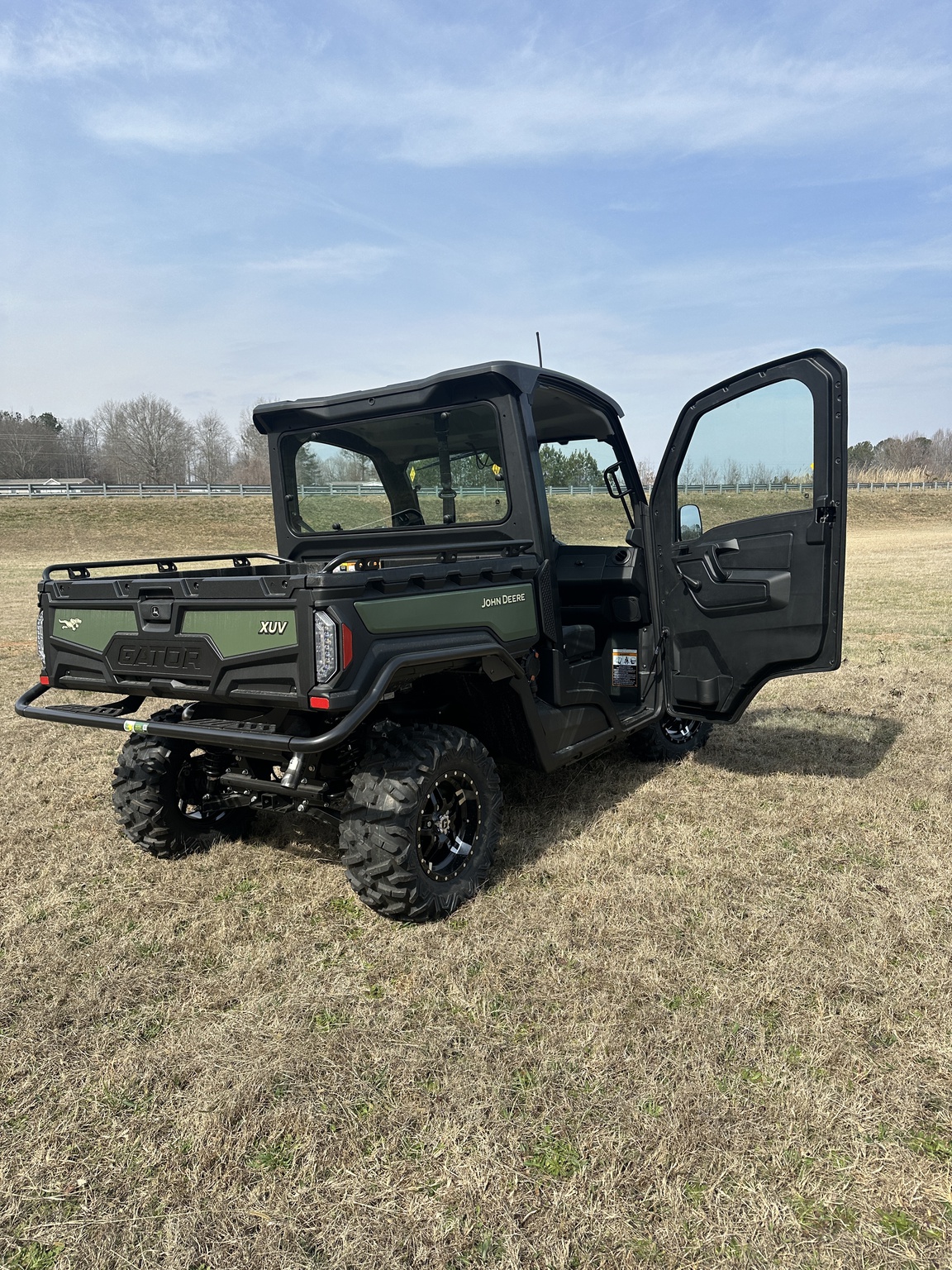 2026 John Deere XUV 845M HVAC Cab Image 9