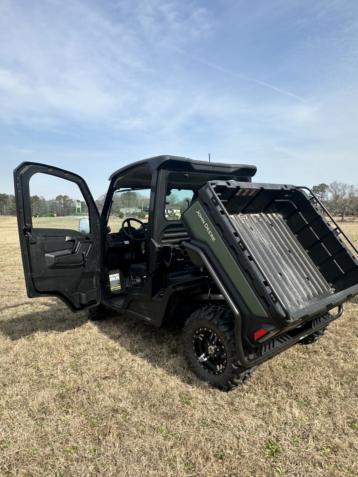 2026 John Deere XUV 845M HVAC Cab Image 10