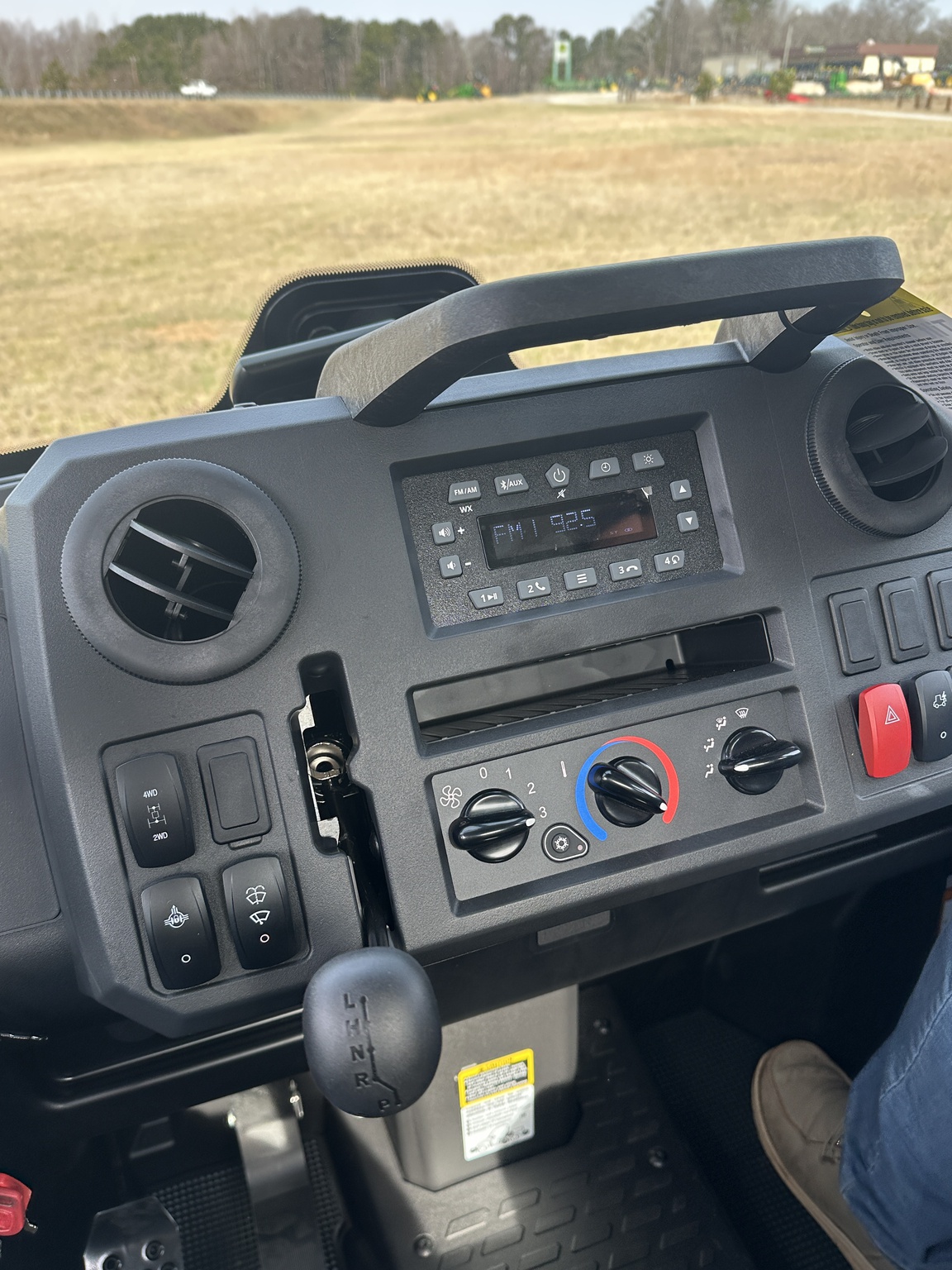 2026 John Deere XUV 845M HVAC Cab Image 11