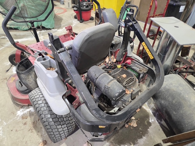 2016 Exmark LZE742GKC Image 3
