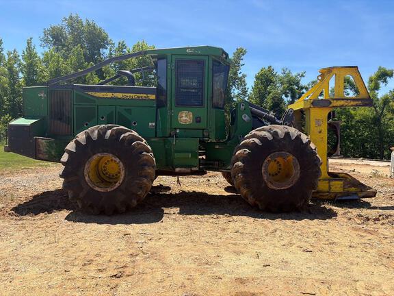 Photo of a 2022 John Deere 843L-II