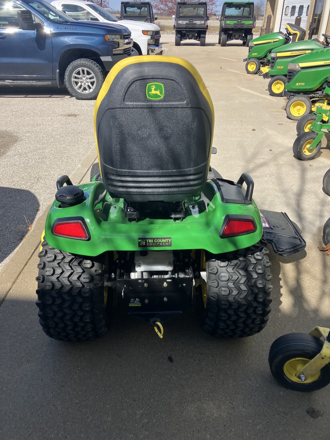 John Deere X390 Image 3