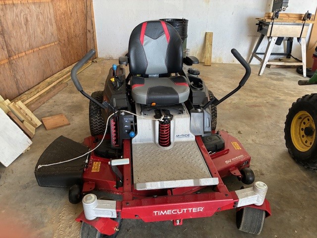 Used 2023 Toro TimeCutter 75756 Zero Turn Mowers at Koenig Equipment in Greensburg, IN - PhotoXL3