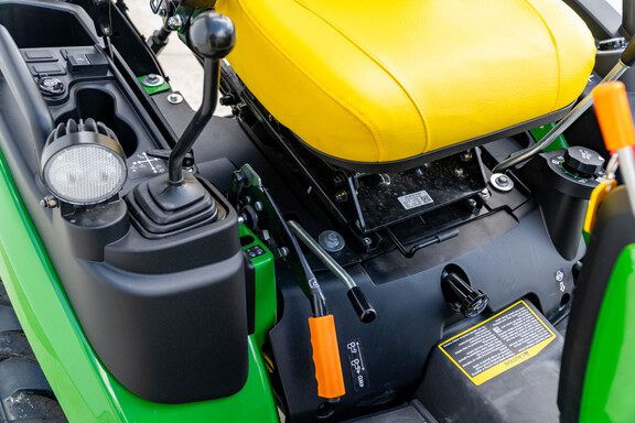 New In-Stock 2026 John Deere 1025R Compact Utility Tractors at Koenig Equipment in Knightstown, IN - Photo5