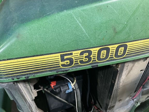 Photo of 1993 John Deere 5300