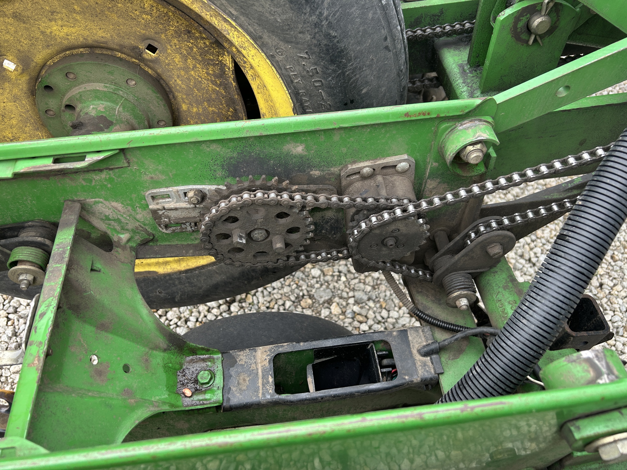  1998 John Deere 1770 at Heritage Tractor in Roanoke, IL