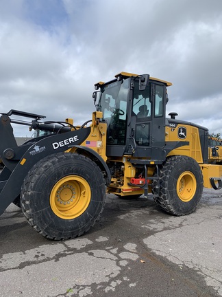 Photo of a 2024 John Deere 544 G