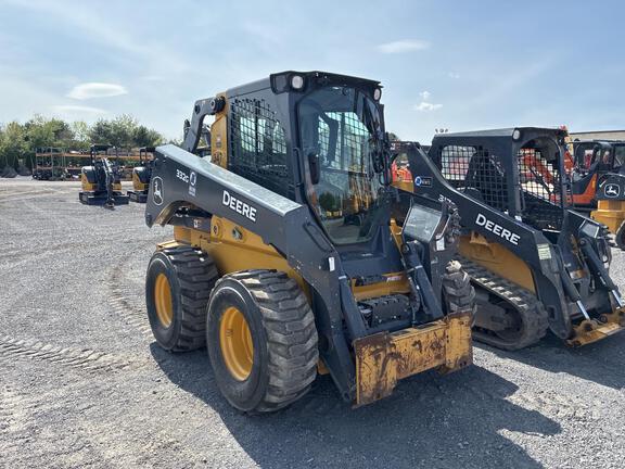 Photo of a 2023 John Deere 332G