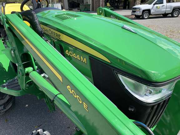 2026 John Deere 4044M-5