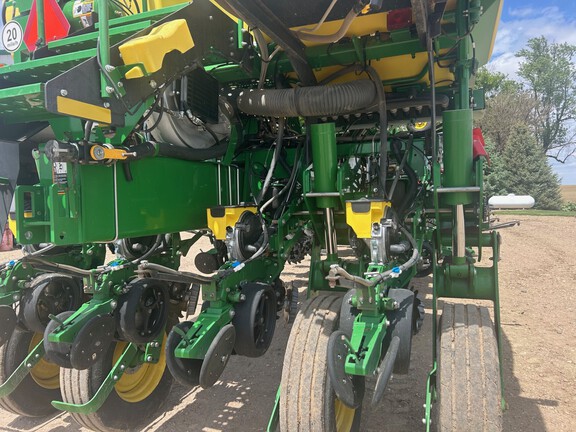 2023 John Deere 1775NT (5th thumbnail)