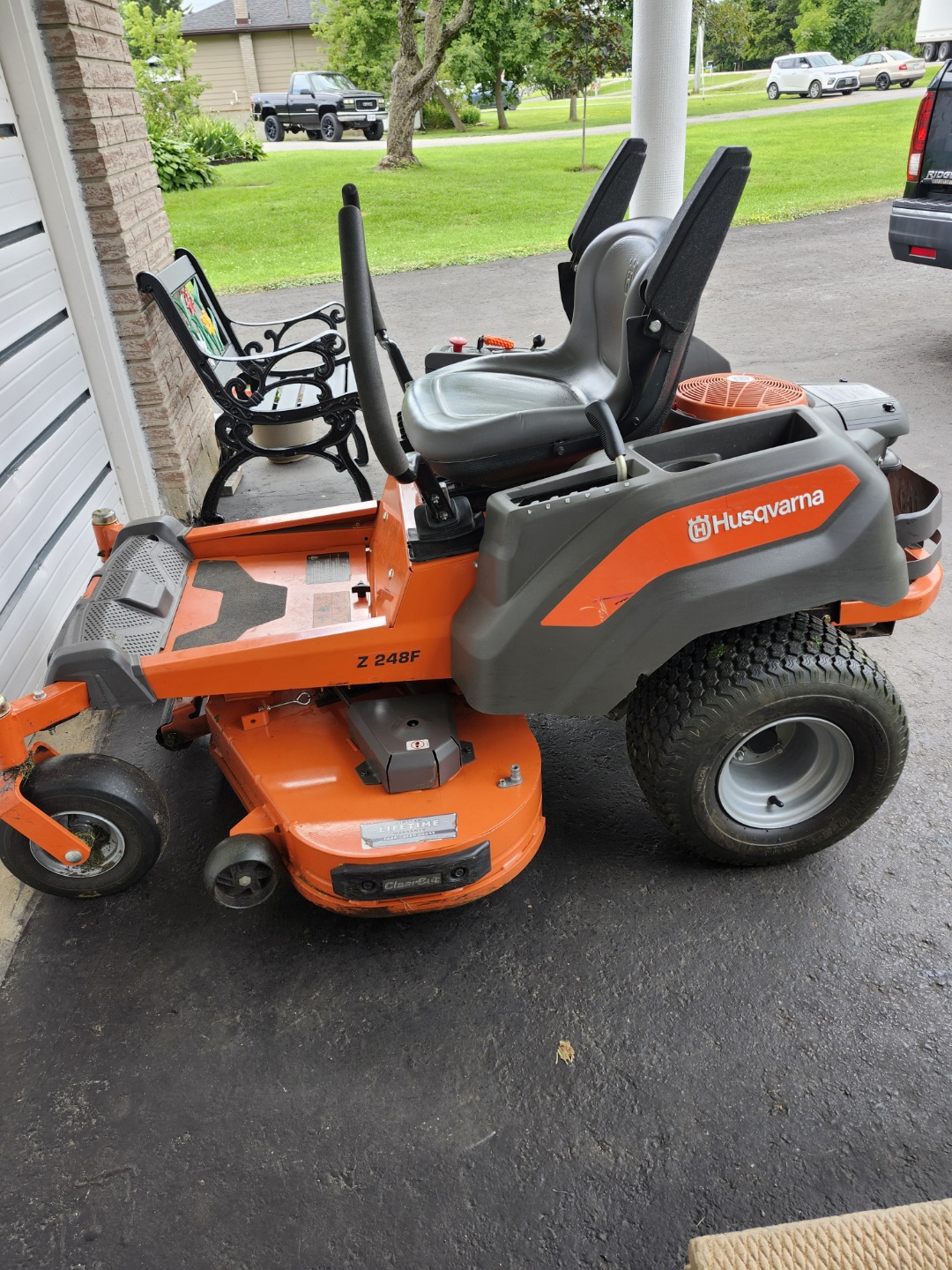 2017 Husqvarna Z248F - Zero-Turn Mowers - Belleville, ON