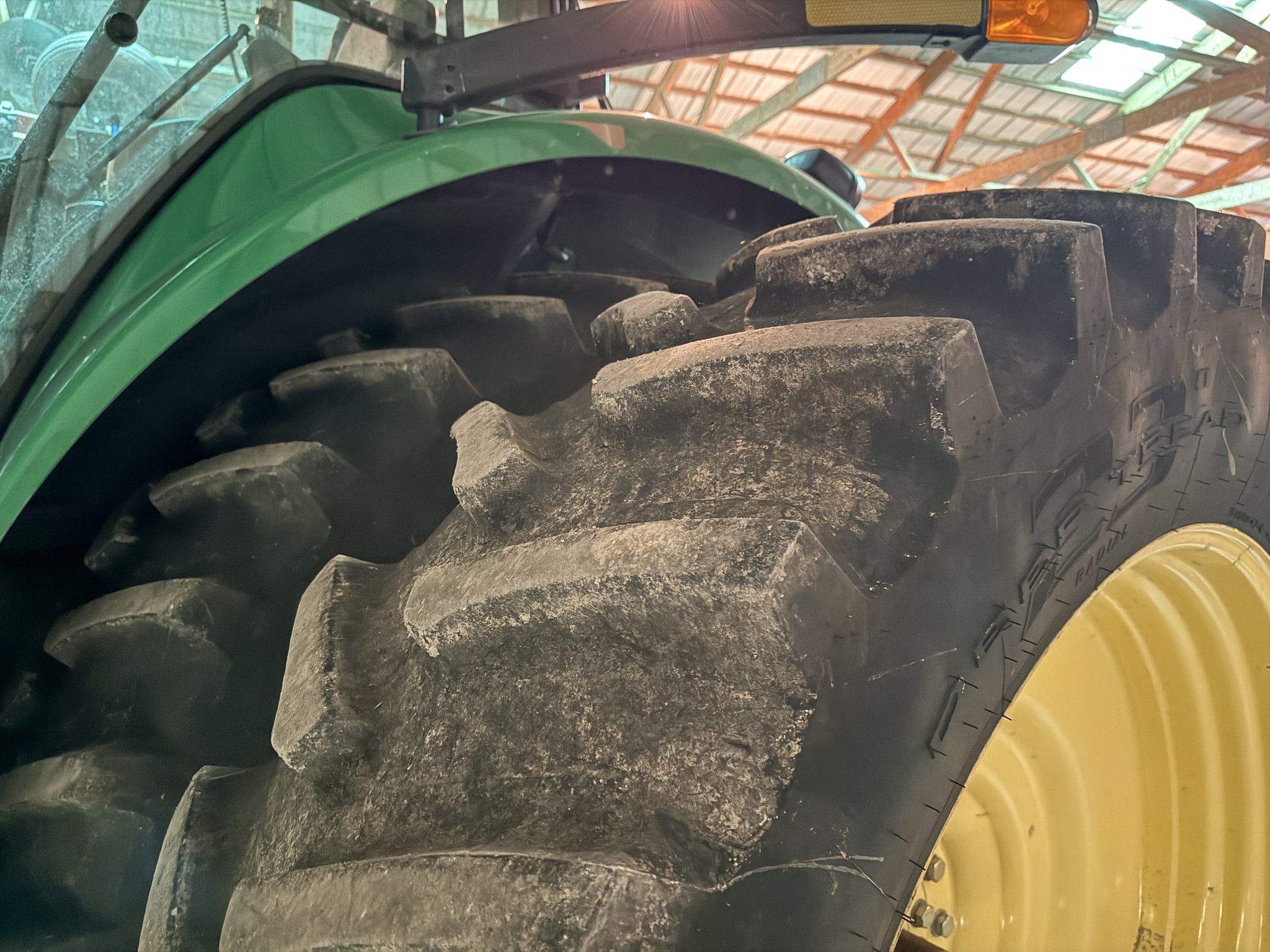 2009 John Deere 8330 Image 11
