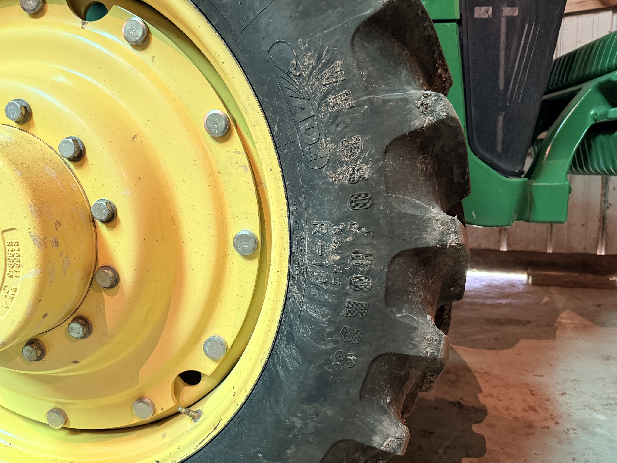 2009 John Deere 8330 Image 14