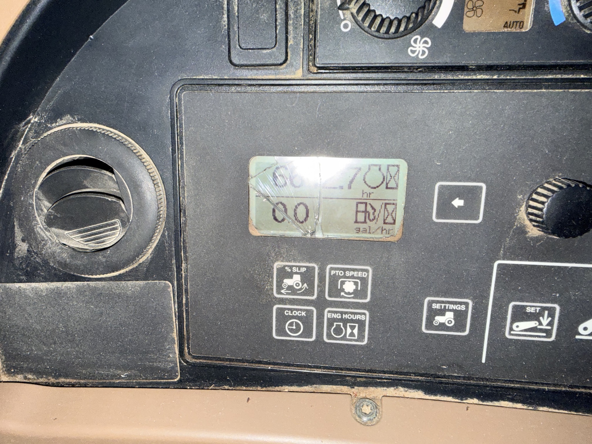 2009 John Deere 8330 Image 10