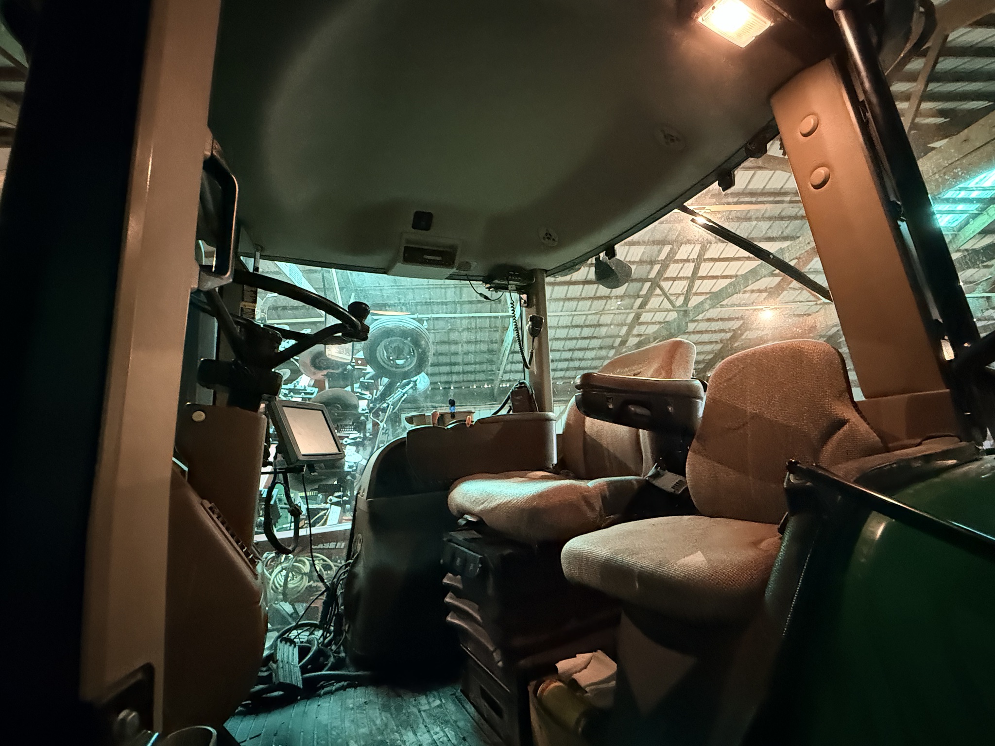 2009 John Deere 8330 Image 6
