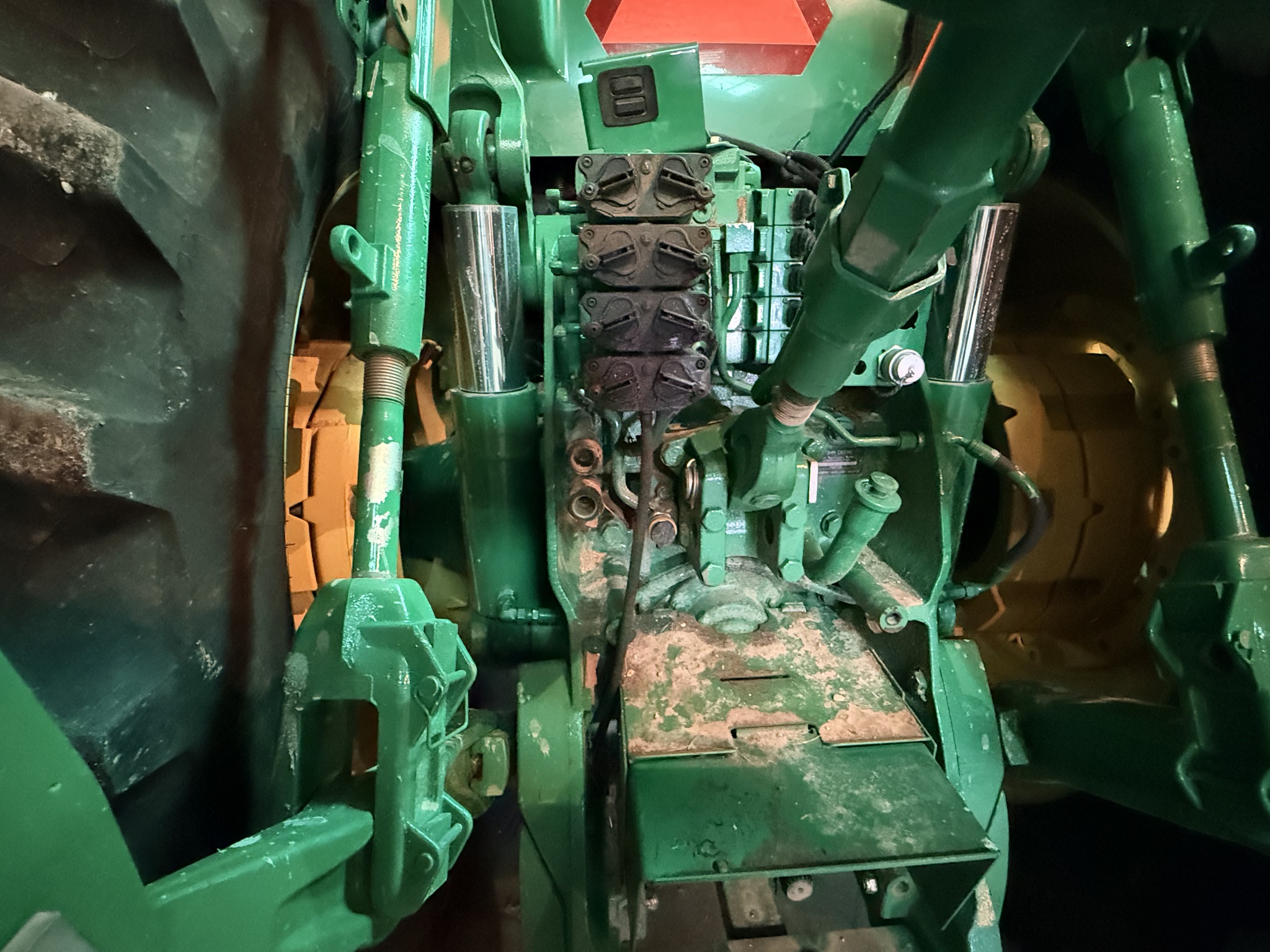 2009 John Deere 8330 Image 5