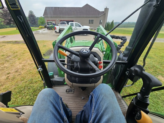 Photo of 2024 John Deere 5095M