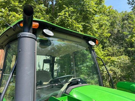 2023 John Deere 5075E