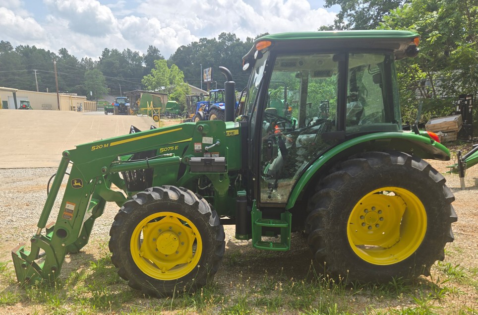 2023 John Deere 5075E