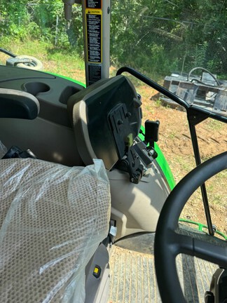 2023 John Deere 5075E
