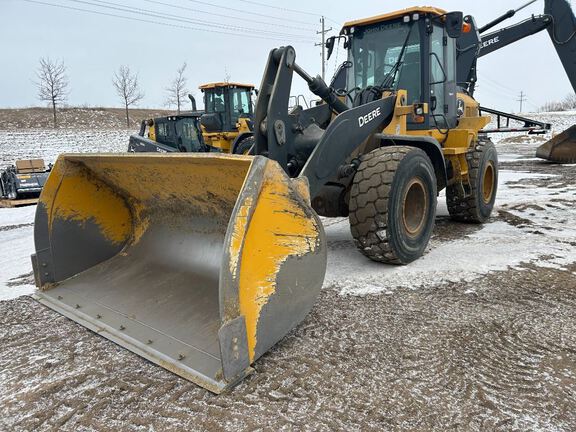 Photo of a 2024 John Deere 524P