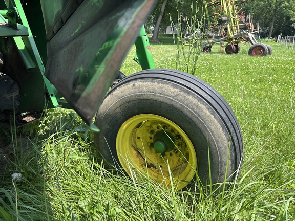 Used 2000 John Deere 925 Mower Conditioners at Koenig Equipment in Oxford, OH - Photo8